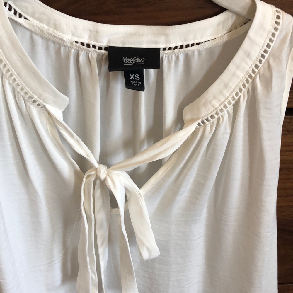 Mossimo Blouse - Picture 2 of 3